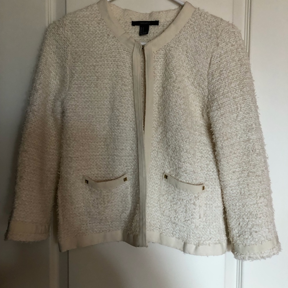 Cropped jacket in a Boucle fabric,  very similar to Anthropologie Jacket! - Picture 2 of 8